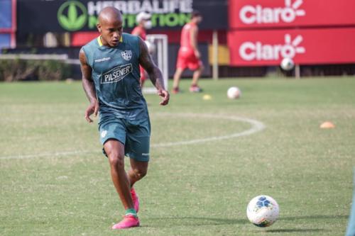 Práctica entrenamiento Barcelona Sporting Club