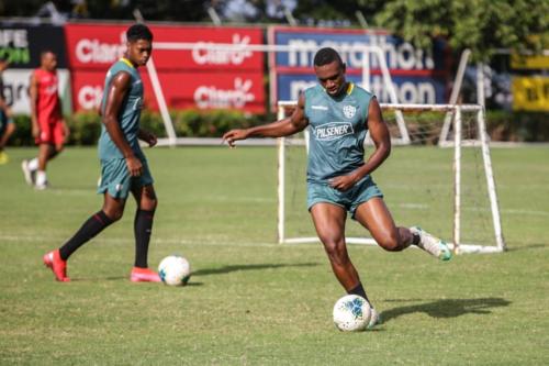 Práctica entrenamiento Barcelona Sporting Club