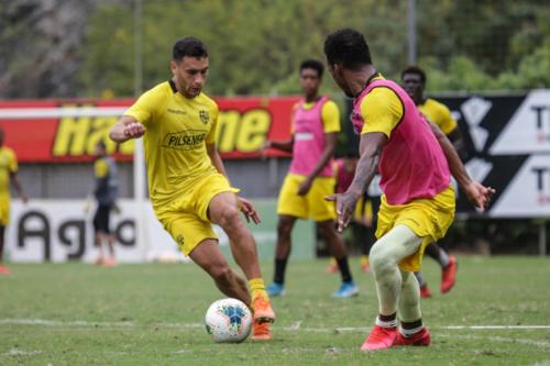 Práctica entrenamiento Barcelona Sporting Club