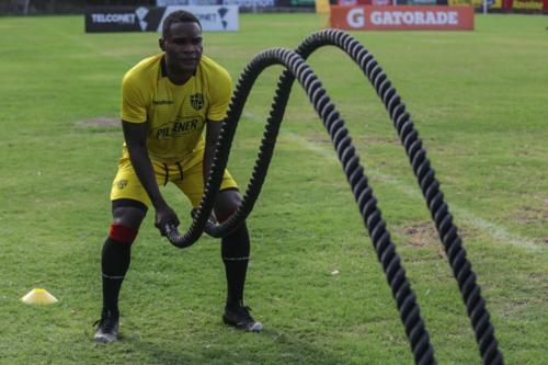 Práctica entrenamiento Barcelona Sporting Club