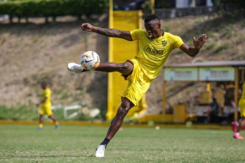 Práctica entrenamiento Barcelona Sporting Club