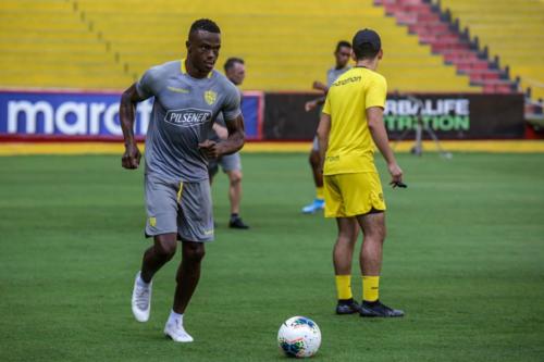 Práctica entrenamiento Barcelona Sporting Club