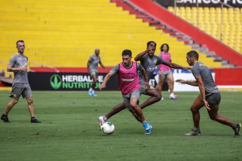 Práctica entrenamiento Barcelona Sporting Club