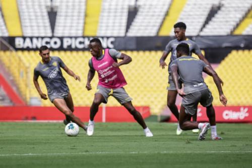 Práctica entrenamiento Barcelona Sporting Club