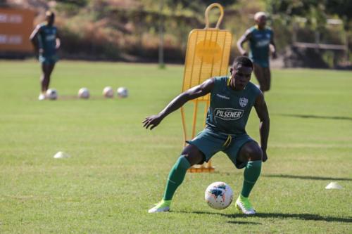 Práctica entrenamiento Barcelona Sporting Club