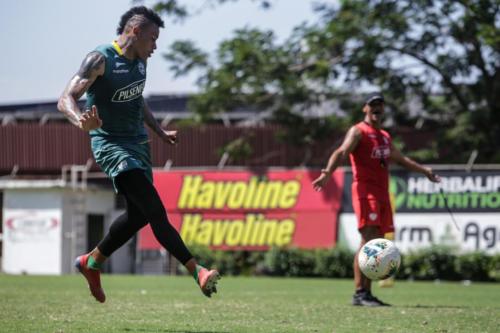 Práctica entrenamiento Barcelona Sporting Club