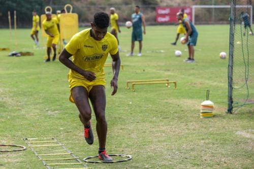 Práctica entrenamiento Barcelona Sporting Club