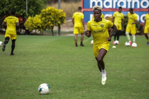 Práctica entrenamiento Barcelona Sporting Club