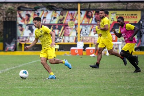 Práctica entrenamiento Barcelona Sporting Club